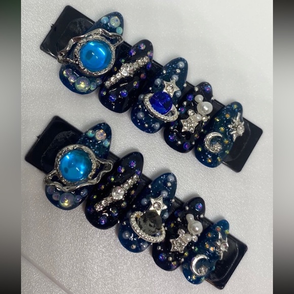 Planet ATLien Blues Handmade Press On Nail Set - Picture 7 of 16